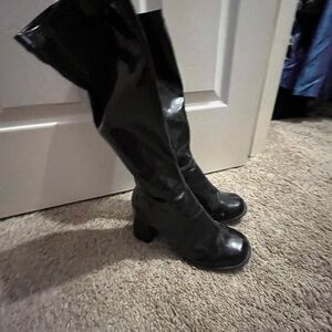 Womens Black Knee-High Block Heel Go-Go Boots